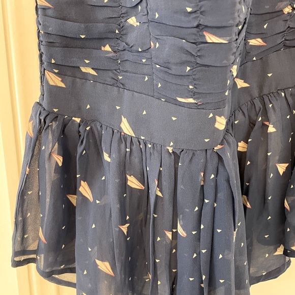 Flowy peplum halter top with asymmetrical hem - Picture 4 of 4